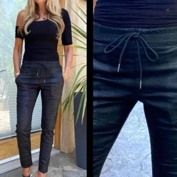 NEW NWOT! BEVY FLOG SHELY BLACK SNAKESKIN ELASTIC WAIST SLIM PANTS STRETCH sz 26 - Picture 1 of 8
